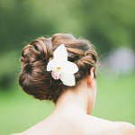 Penteado com Flores para Noivas - Orquídea e Coque