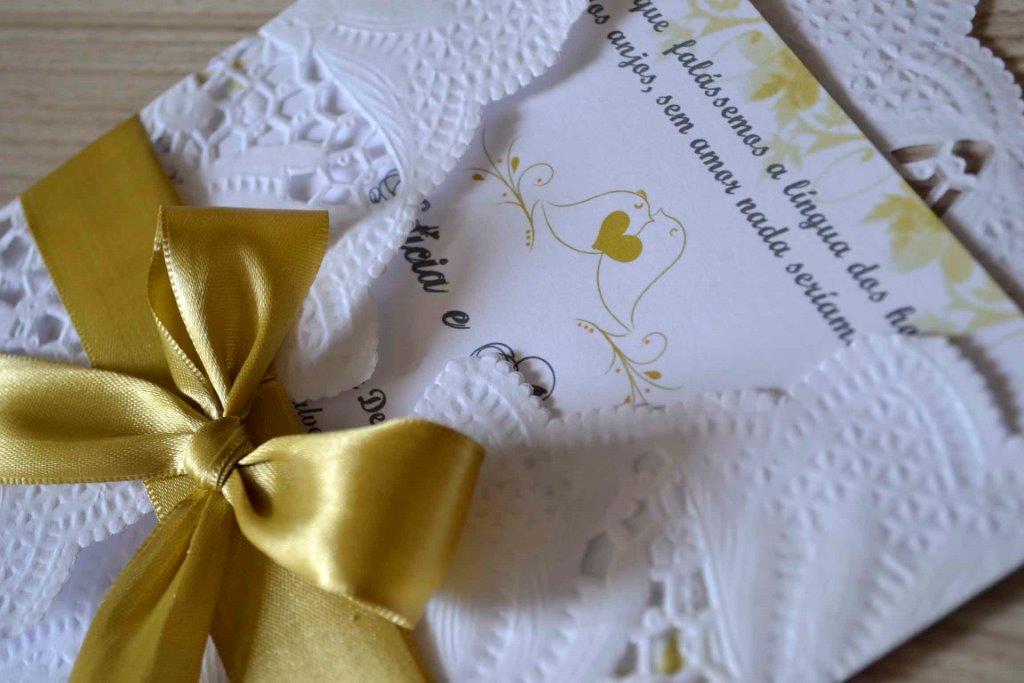 Como fazer convite de casamento rendado com toalha de papel